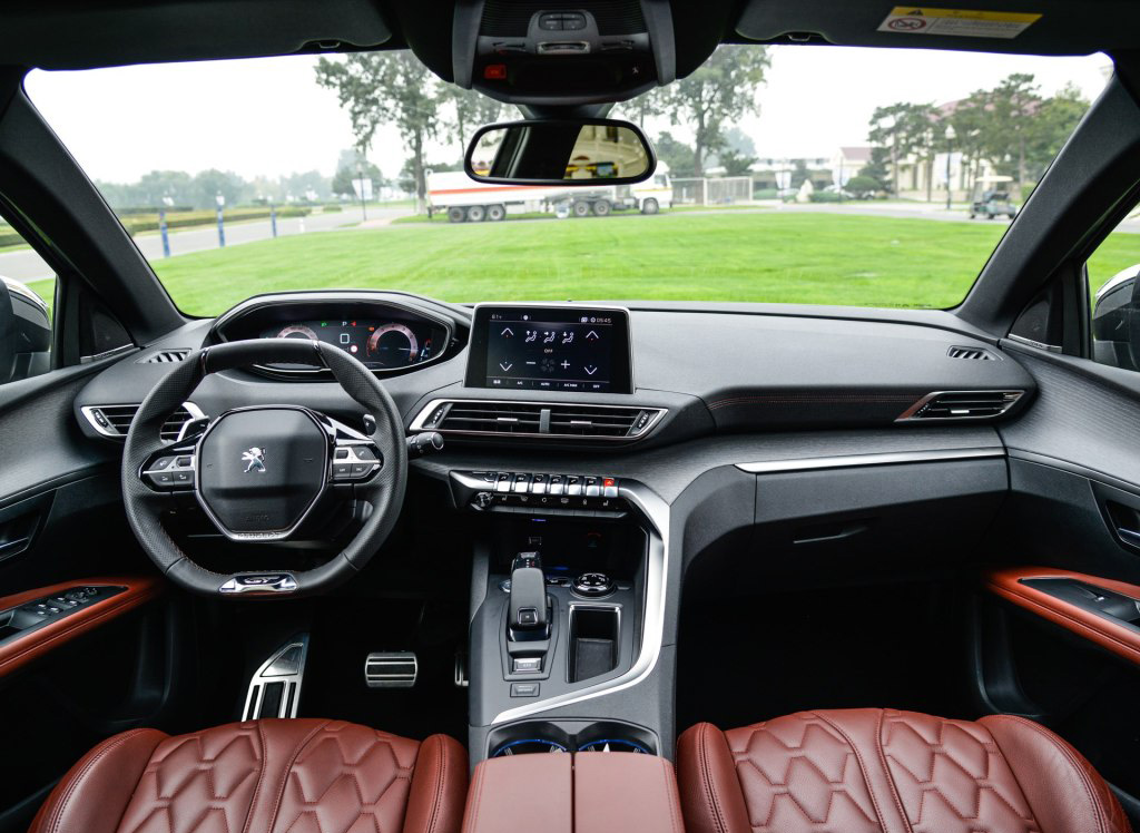 东风标致4008的评价,标致40081.6t和1.8t有什么区别