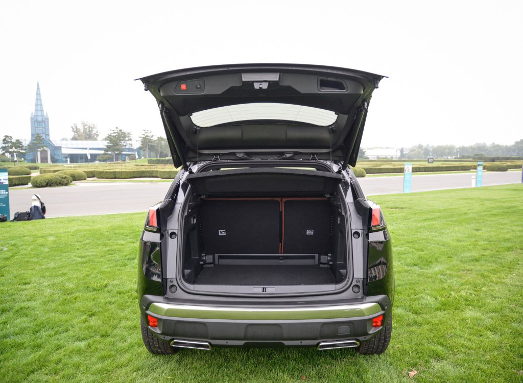 东风标致4008的评价,标致40081.6t和1.8t有什么区别