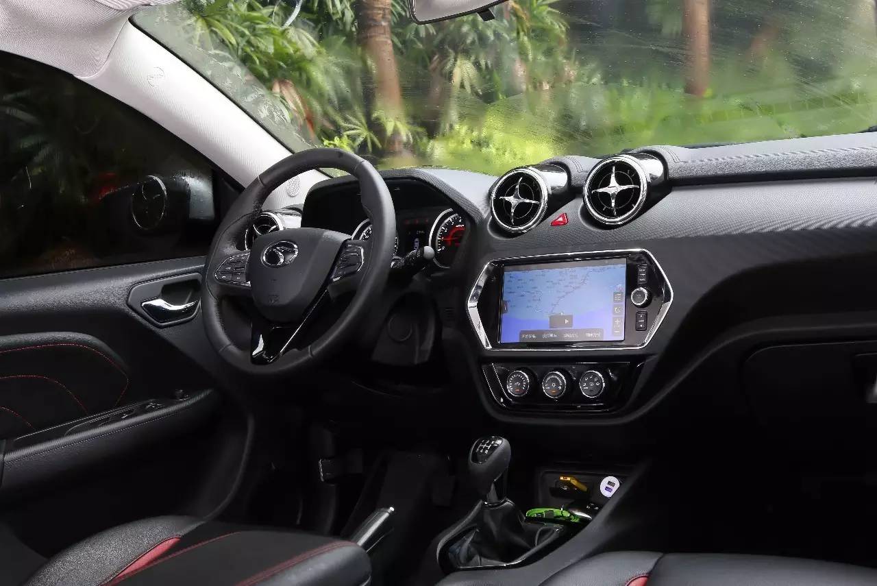 吉利远景x3和东南dx3哪个质量好,东南dx3深度体验