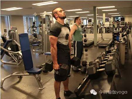 哑铃健身减肥最快的方法,哑铃健身减肥计划表图片