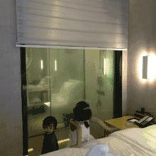 飞机延误三次后安全抵达,飞机延误三个半小时终于到家了