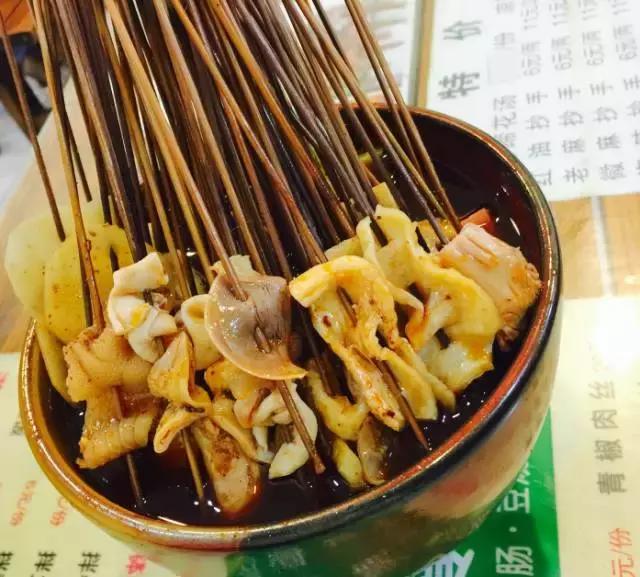 离开成都这多年，发现心念念的还是这碗4块钱的汤饭