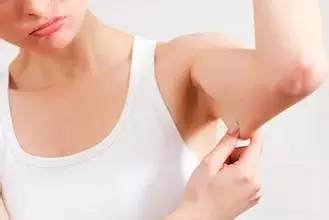 瘦手臂和背部快速方法,怎么快速瘦手臂肩膀