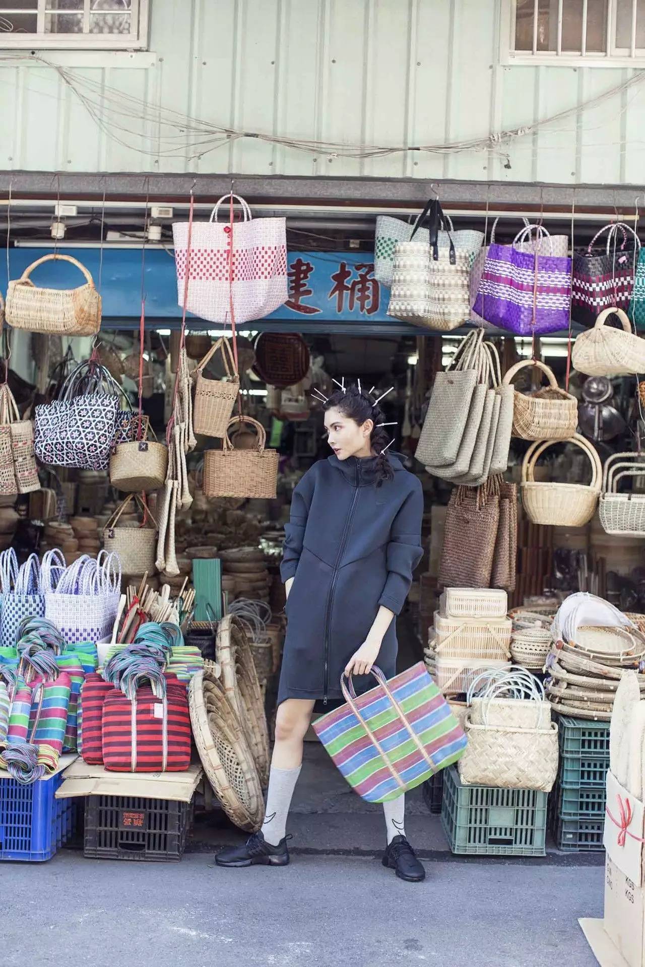 台妹演绎NikeSportswearTechPack型录