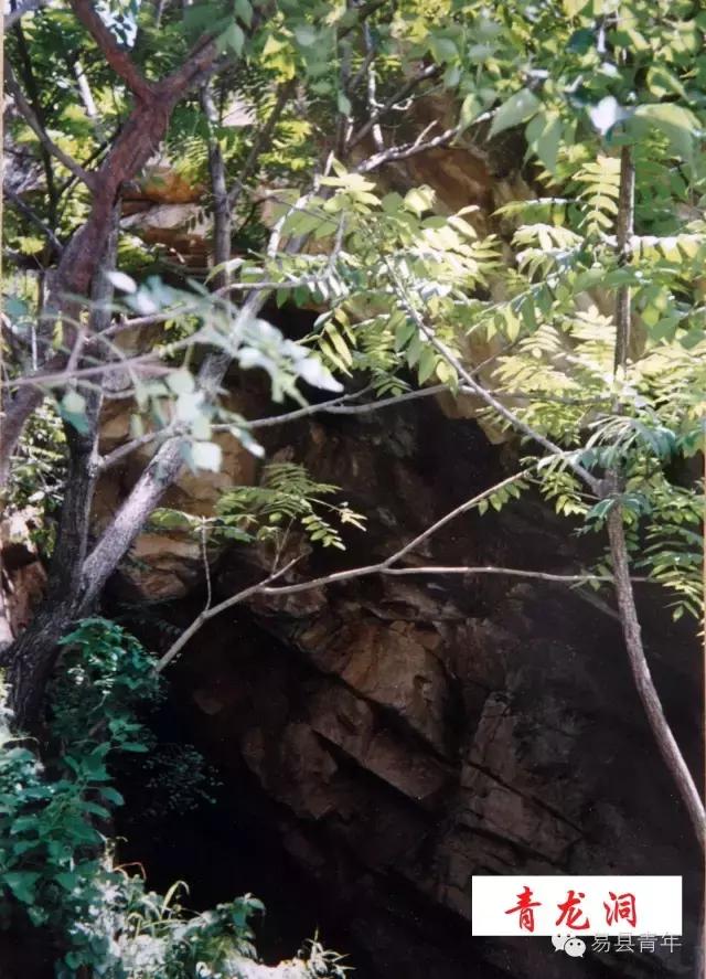 易县蔡家峪风景区有瀑布吗,易县蔡家峪景区人多吗