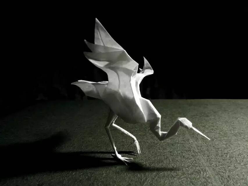 怎么折千纸鹤翅膀会飞,长了腿的千纸鹤怎么折