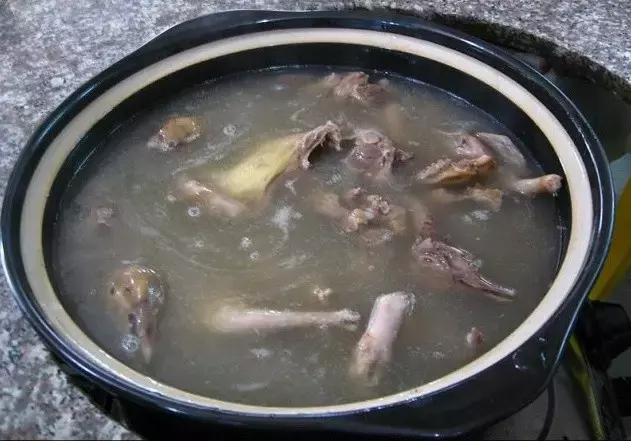 石岐最出名的乳鸽,中山石岐乳鸽奇葩特色