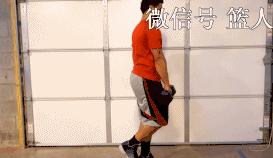 弓步蹲哑铃弹跳训练,体育生弹跳训练方法哑铃