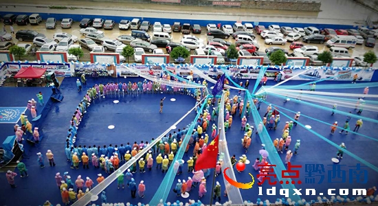 爱心点燃希望助学活动开始,点燃希望为爱前行爱心公益捐赠