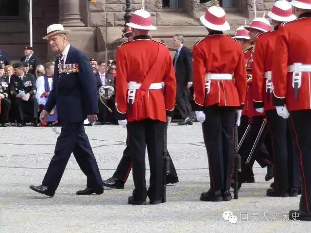 越南军队标志性头盔,越南士兵头盔为什么是斗笠