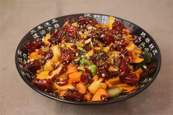 天冷你不会穿秋裤吗,冬季你可以不穿羽绒服但一定要穿