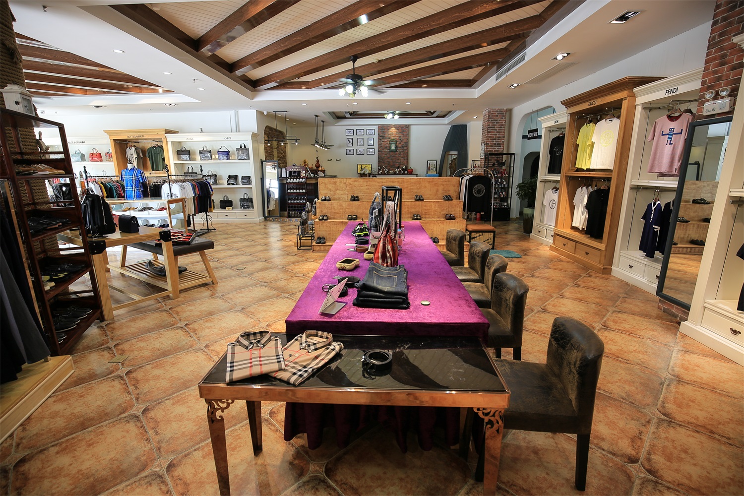 襄阳思新设计--马戈雷特奢侈品集合店