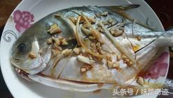 大厨清蒸金鲳鱼的经典做法,清蒸金鲳鱼家常做法第一美食