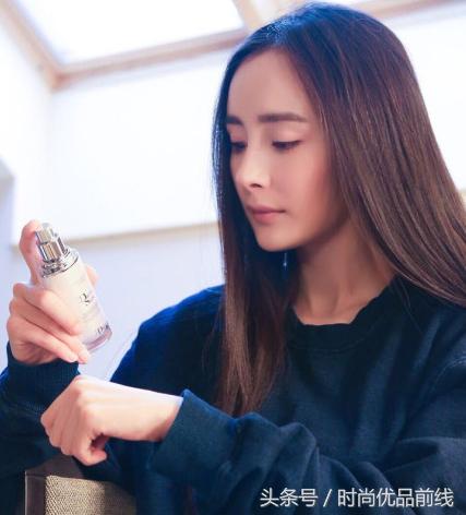 权志龙同台斗艳,明星同款皮衣权志龙