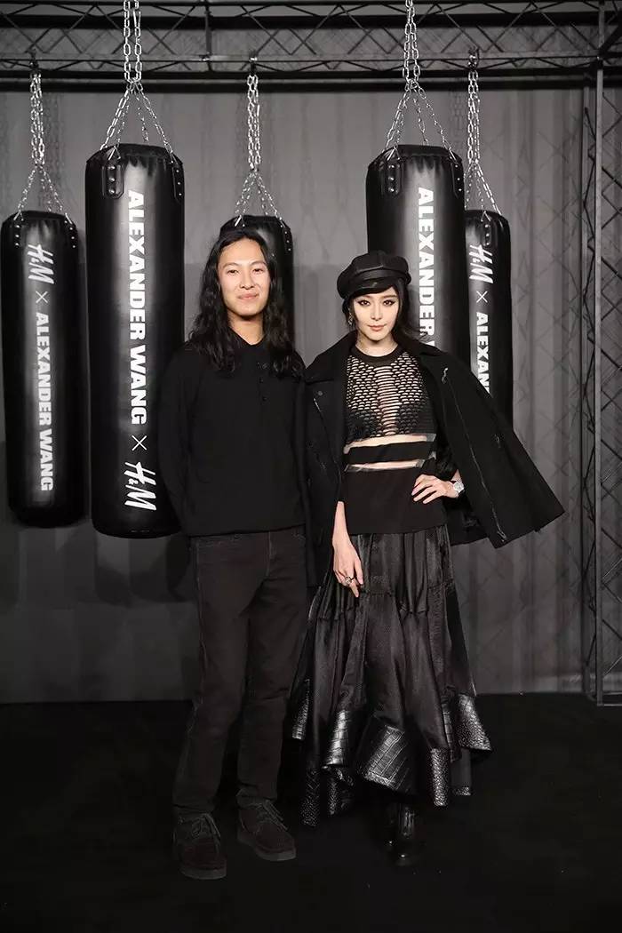 今日发售的HMXKenzo联名款，就算丑哭也要买