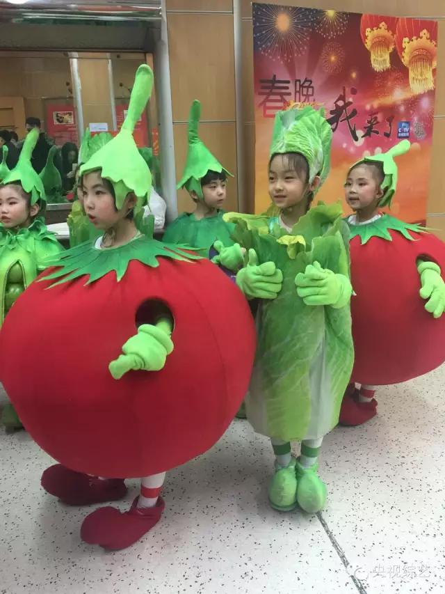 1983央视春晚精彩瞬间,历届春晚惊艳瞬间