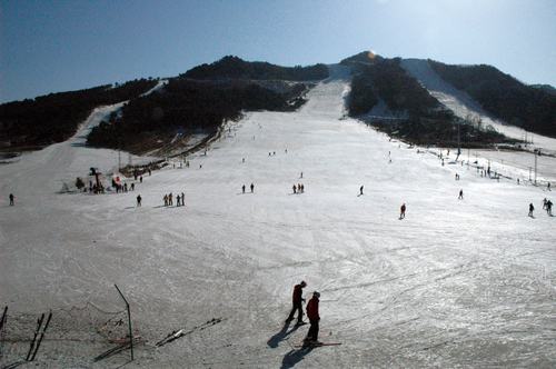 辽阳弓长岭水朝温泉,弓长岭水天一色温泉