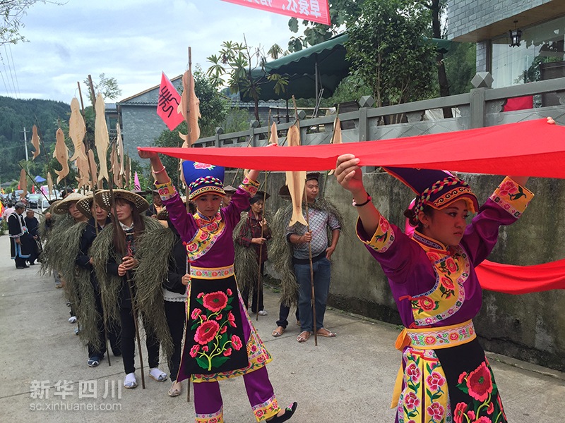 西部刀手，行走于中国道教神山四川洪雅瓦屋山，隐藏杀伐之气！
