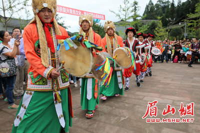 西部刀手，行走于中国道教神山四川洪雅瓦屋山，隐藏杀伐之气！