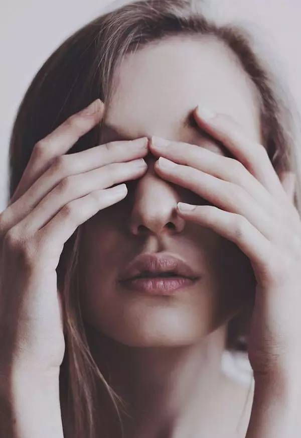 别小看这两样东西可以救命,精华油的几大美肤功效你都了解吗