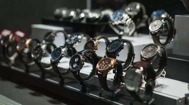 你朋友圈里删不完的代购，老外竟然管他们叫爸爸！