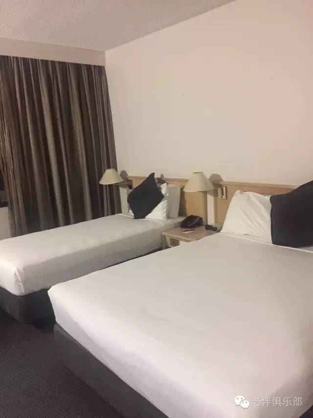 老伴自驾游好不好,6旬夫妻游欧洲