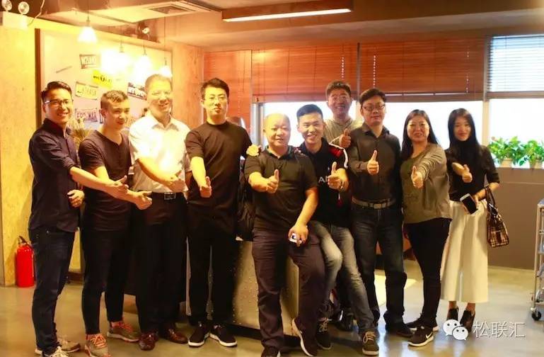 momax摩米士airtag定位器,momax摩米士100w氮化镓拆解