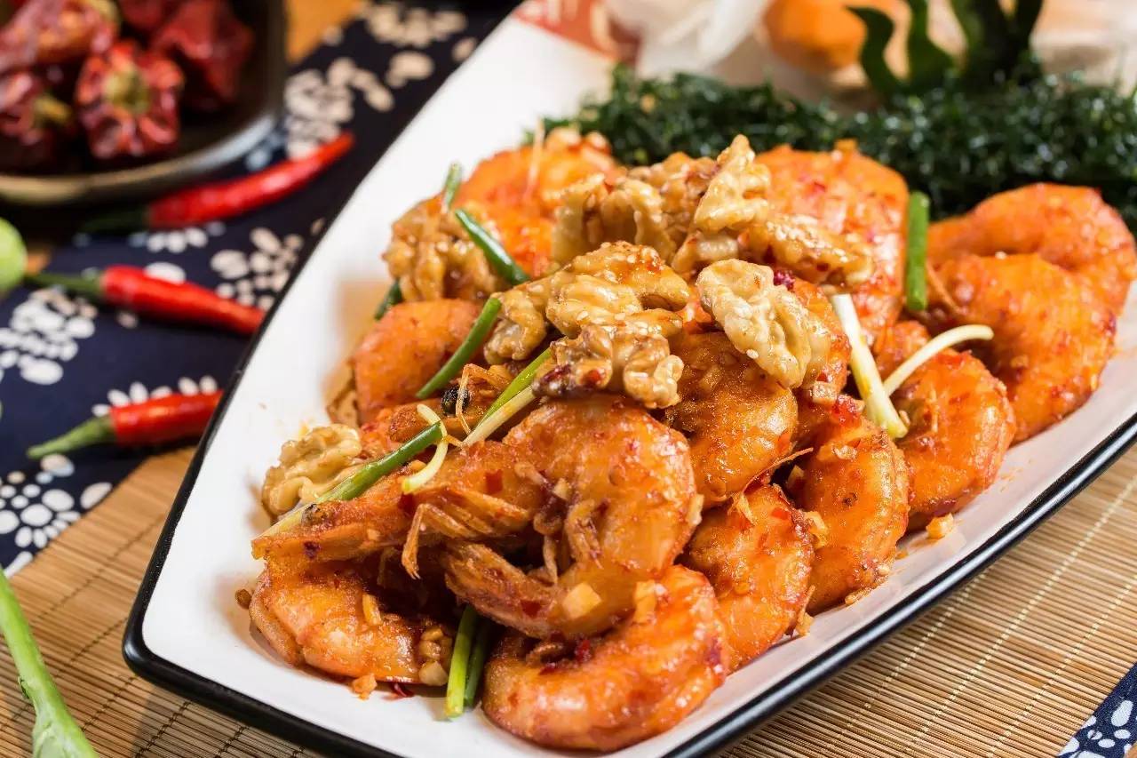 这家餐厅提供的菜单让人细思极恐,这家餐厅菜不好吃却天天爆满