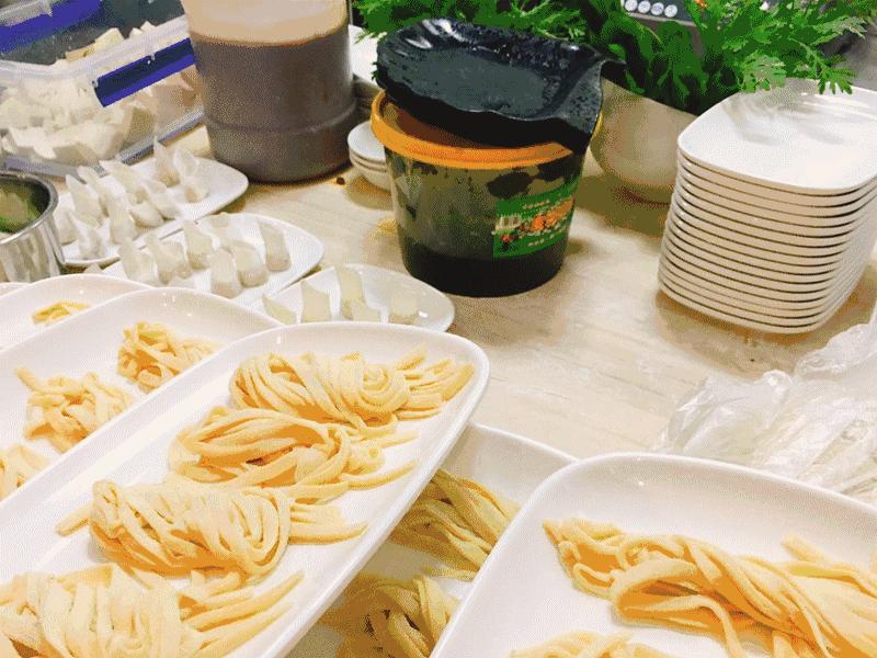 男朋友的怀抱也暖不过冬日里的这家驴肉火锅！