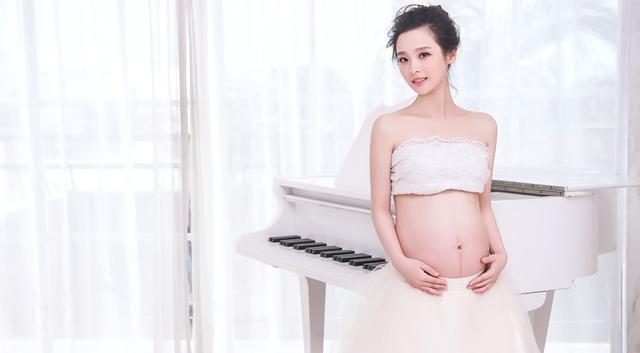 谁说怀孕就该又丑又胖,怀孕怎么穿不显胖又保暖