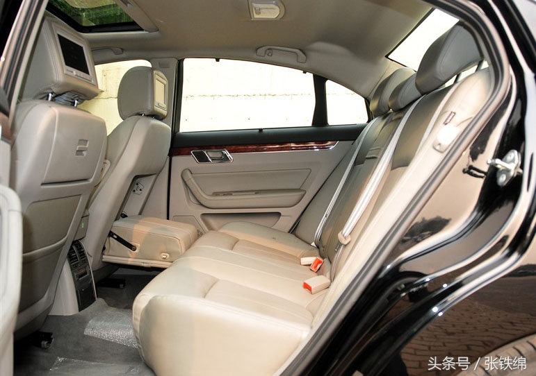 宾利车标和奇瑞车标,奇瑞车标像宾利