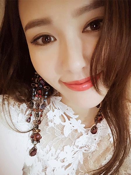 根据肤色挑选口红才是王道｜跟着唐嫣选唇膏准没错