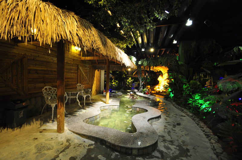 养生御寒泡温泉，盘点国内温泉胜地