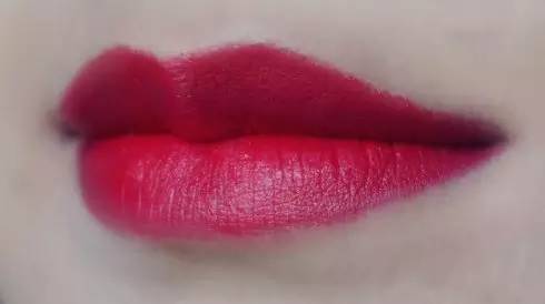 香奈儿口红三支套装试色,看了又看银珠的口红