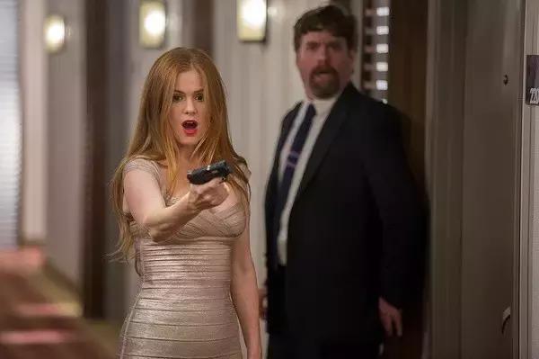 放着间谍这份很有前途的工作，为什么要当逗比呢