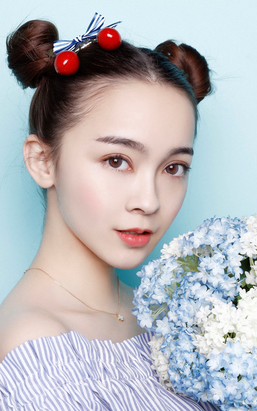 本想戴了美瞳blingbling的出街，结果却磨眼睛！为啥！