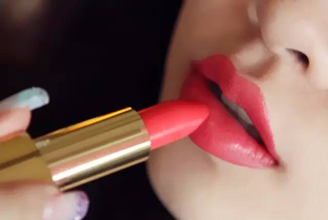 香奈儿口红三支套装试色,看了又看银珠的口红