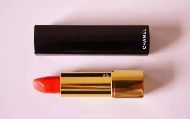 香奈儿口红三支套装试色,看了又看银珠的口红