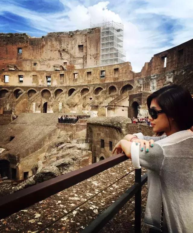 眼光*瞻高**，风景不请自来——传媒女郎的花艺跨界“小心机”