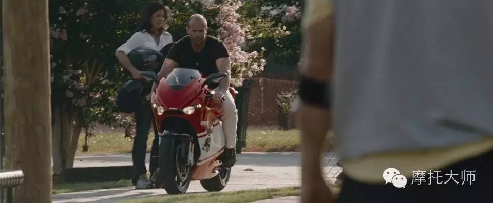 女生都喜欢杜卡迪吗,现实中遇见杜卡迪