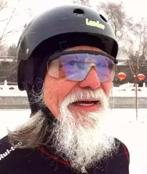 在这个笑贫不笑娼的时代文案,笑贫不笑娼的年代该如何生存