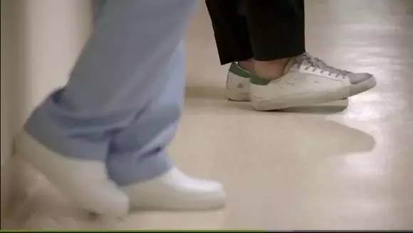 人家说你穿衣服可潮流你咋回答,今年大火的这件单品你真的会穿吗