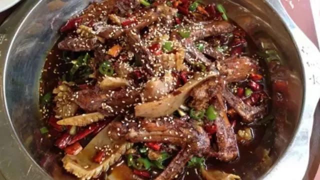 去哪儿泡温泉才是你的最爱,天冷来这里泡温泉最幸福