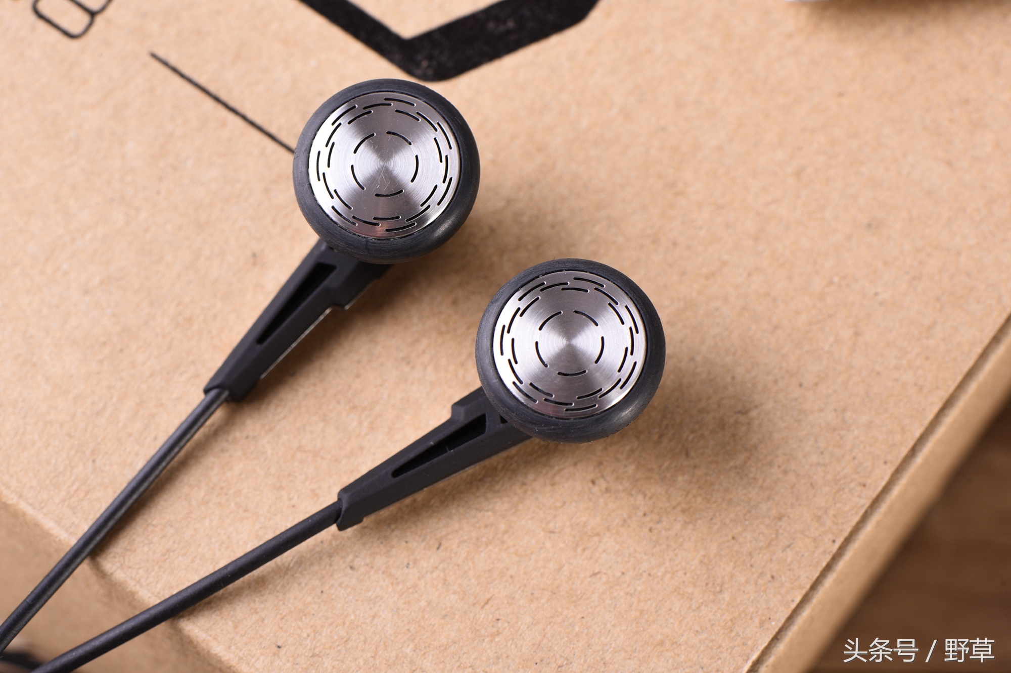 平头塞的耳机会漏音吗,平头塞耳机音质比入耳式好