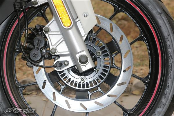 豪爵铃木锐爽150电喷试骑,豪爵太子gz150与豪爵锐爽150比较