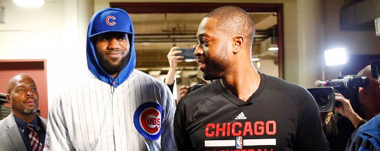 詹姆斯愿赌服输穿上芝加哥小熊队服，“赌棍”韦德“笑Cry”