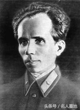 《钢铁是怎样炼成的》笔者奥斯特洛夫斯基的墓地