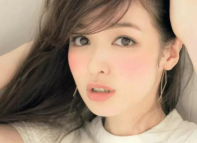 森绘梨佳日系秋冬梅子色系妆容,森绘梨佳2018夏日妆容