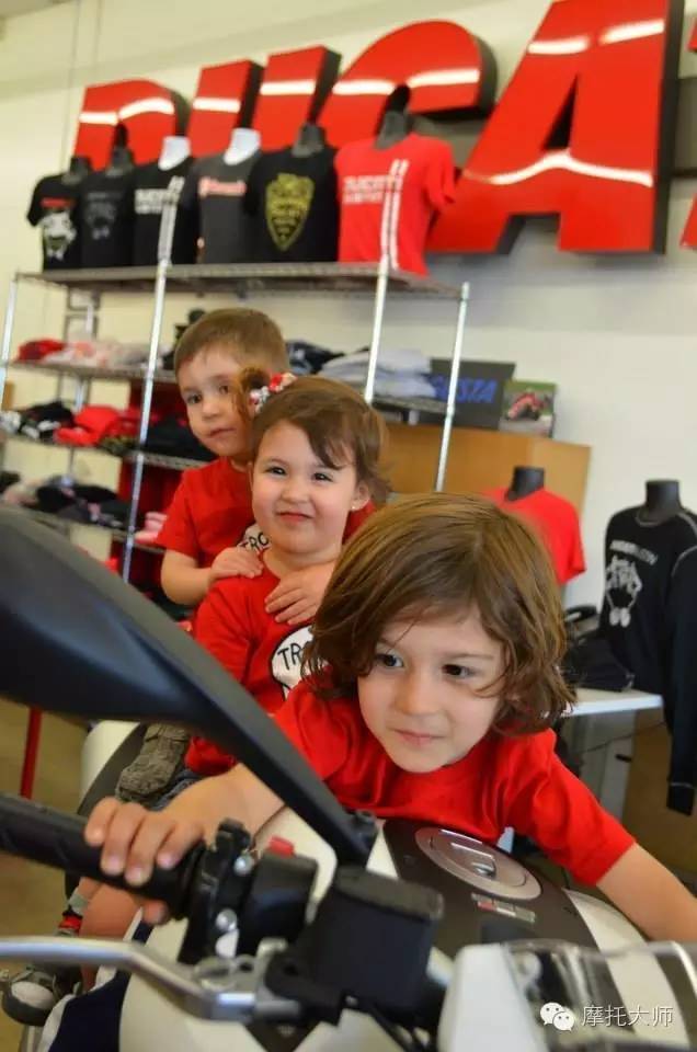 女生都喜欢杜卡迪吗,现实中遇见杜卡迪