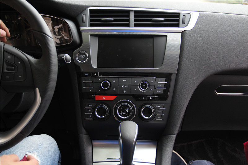 标致ds6怎么样,标致ds6倒车影像